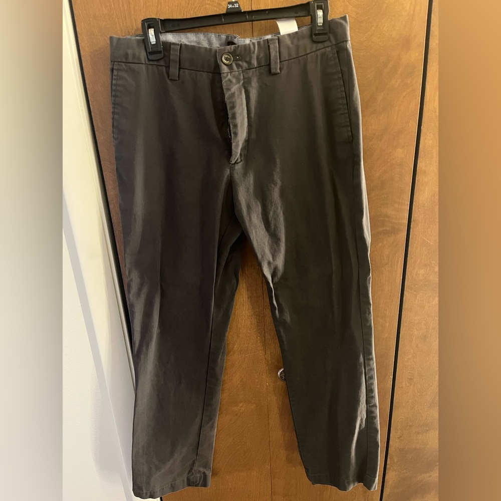 Banana Republic Chino. 33x32